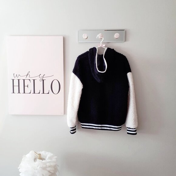 EUC Icone Simons black & white faux fur soft-feel Varsity-inspired sweatshirt, S - Picture 7 of 9